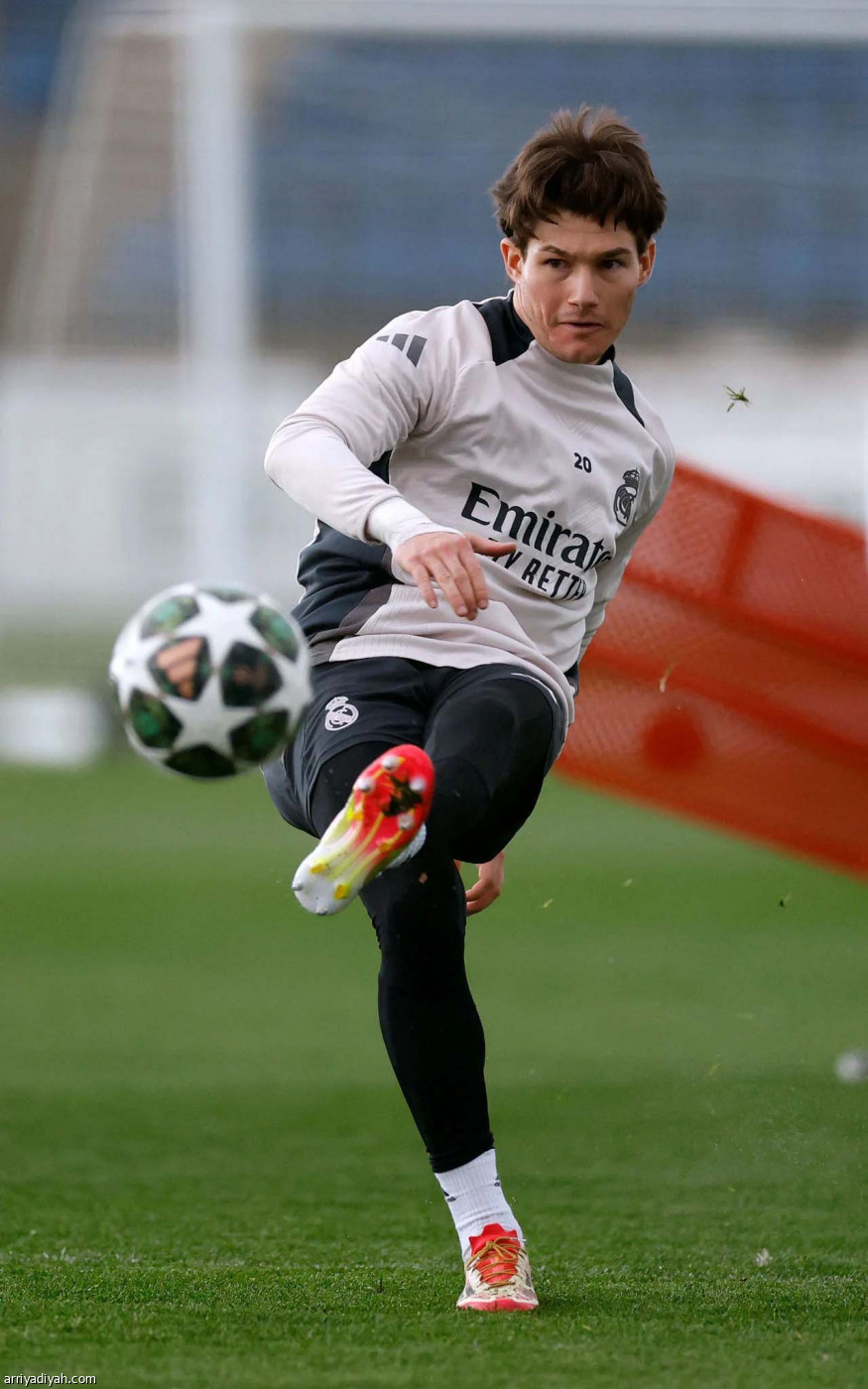 الريال.. ضغط واستحواذ