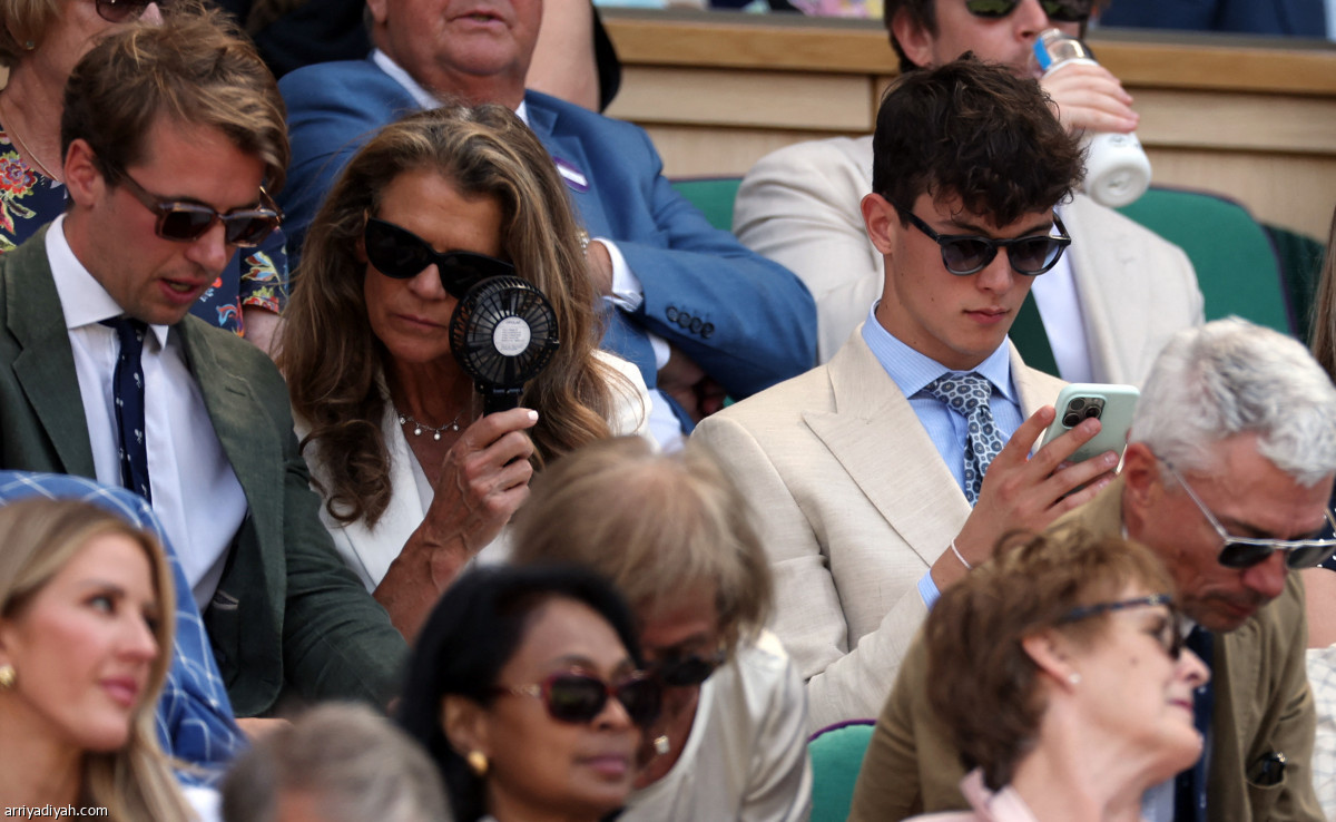 ويمبلدون.. النجوم يحضرون