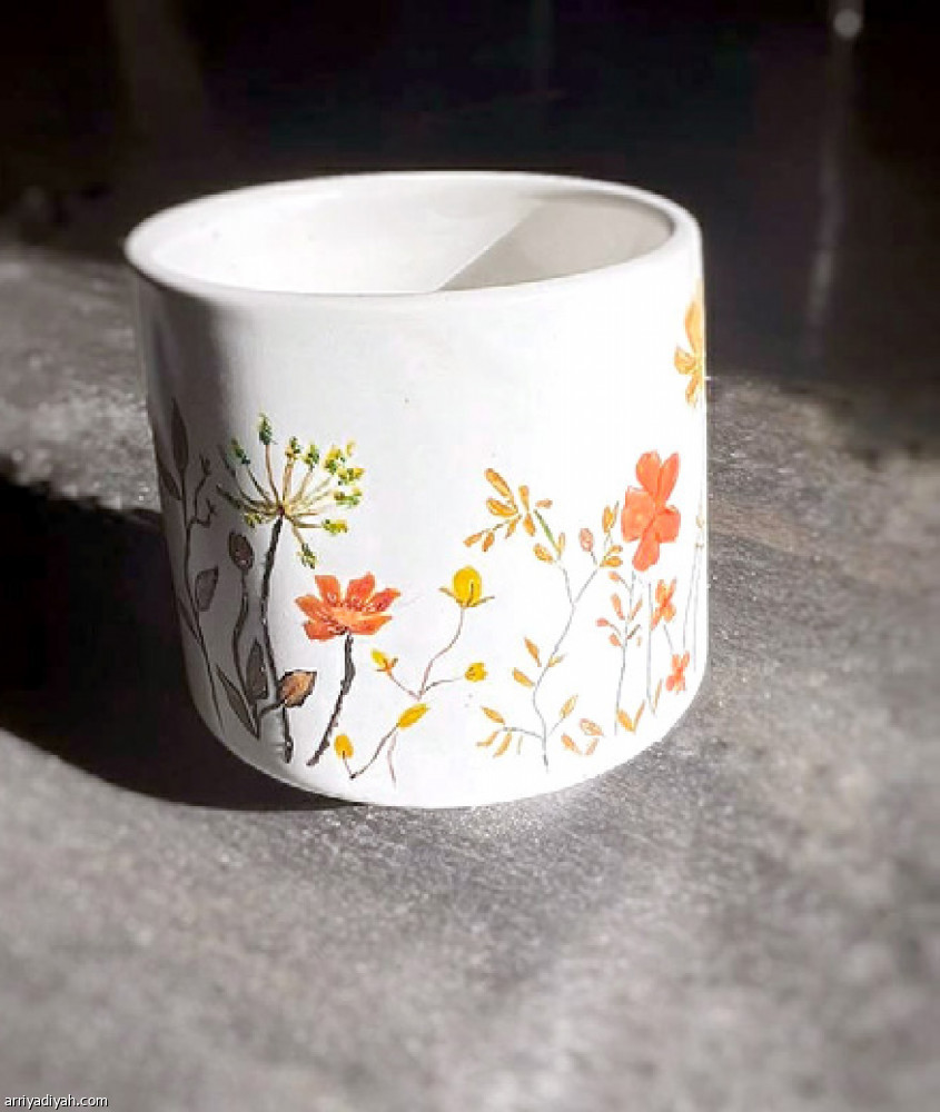 معلمة تزرع 
في غادة حب الفن