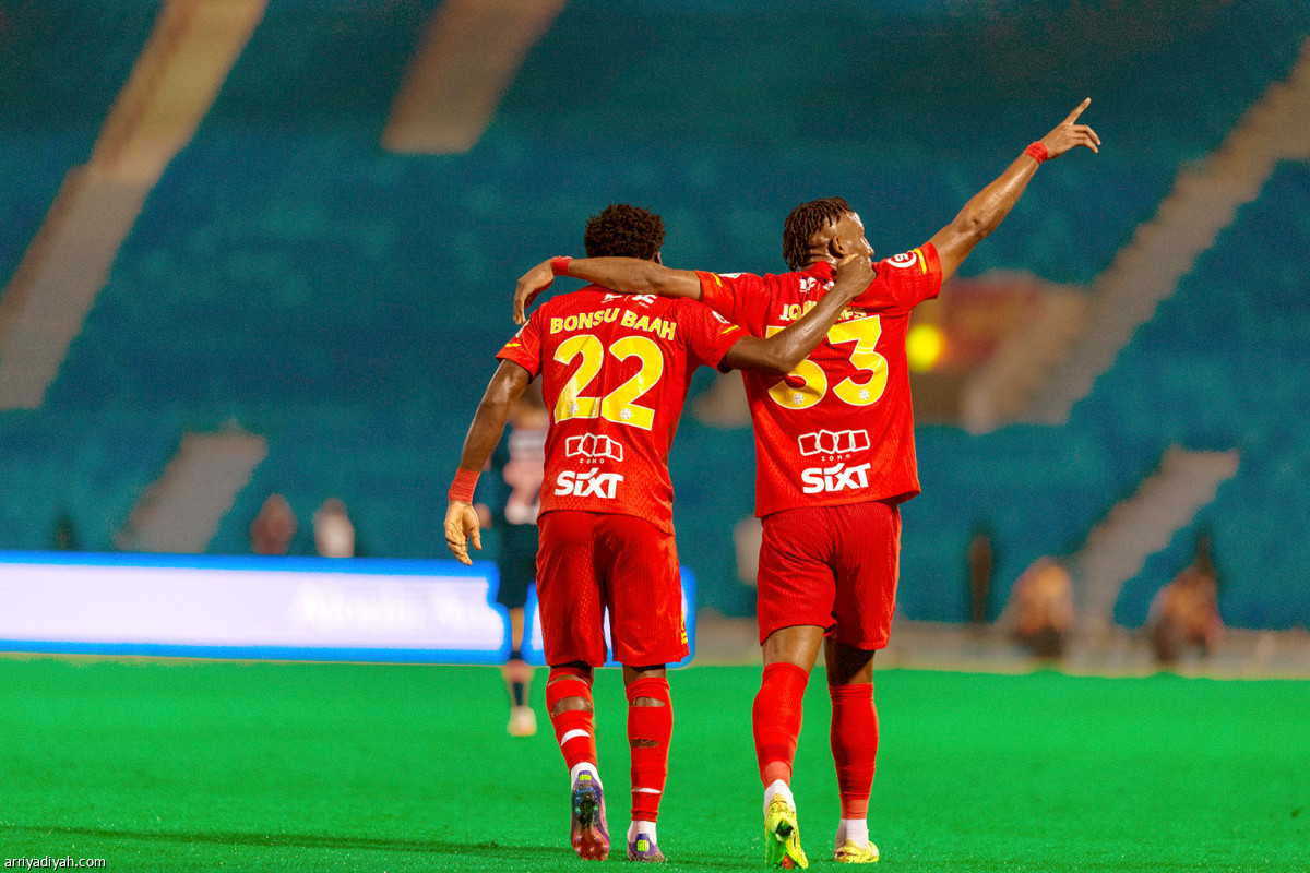 القادسية يستعرض