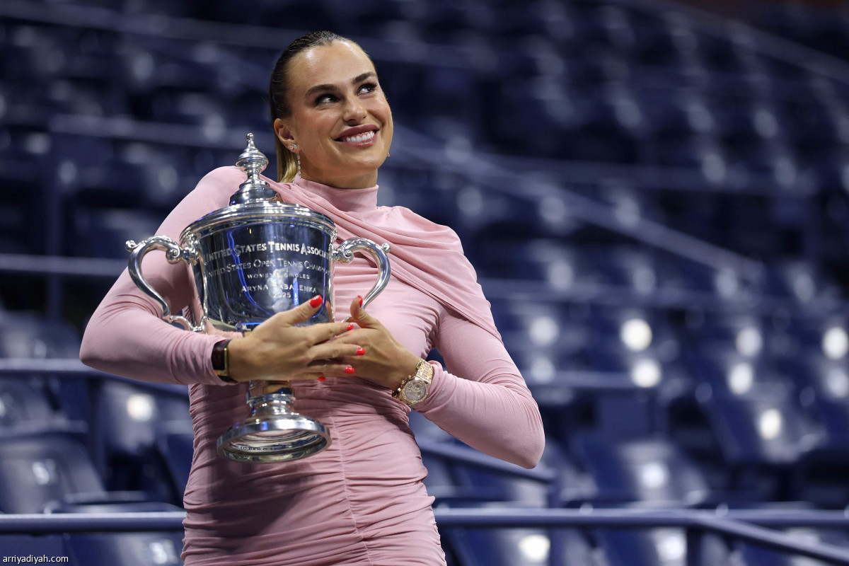 أرينا تحتفل