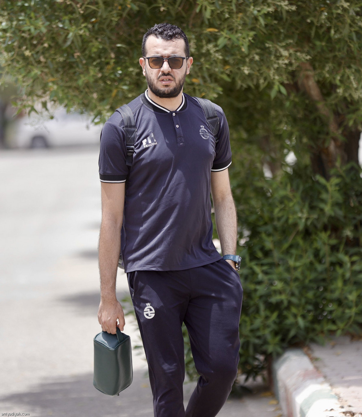 الخلود يغادر