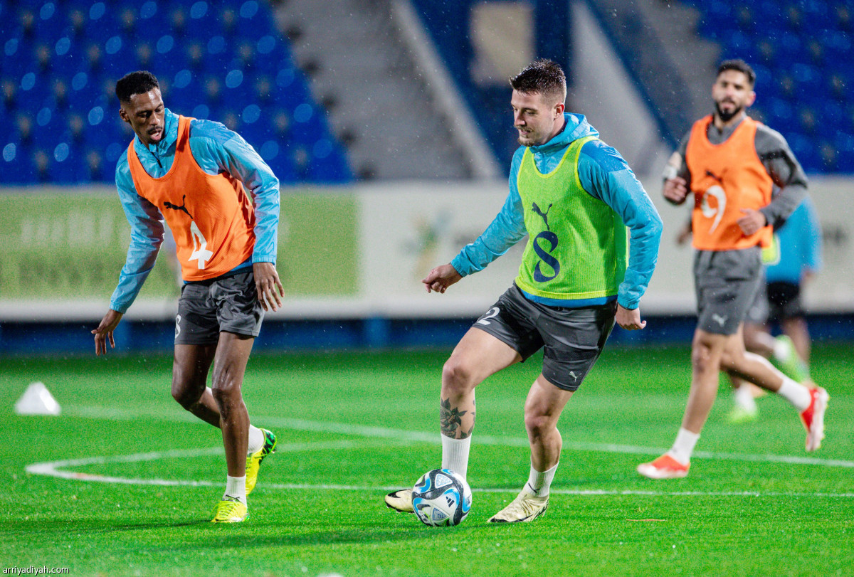 الهلال.. عودة تحت المطر