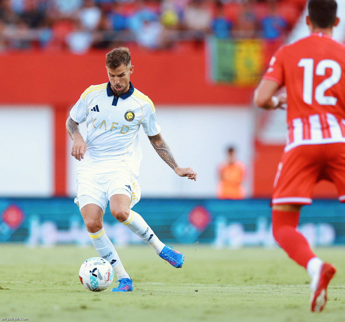 خسارة وظهور أول