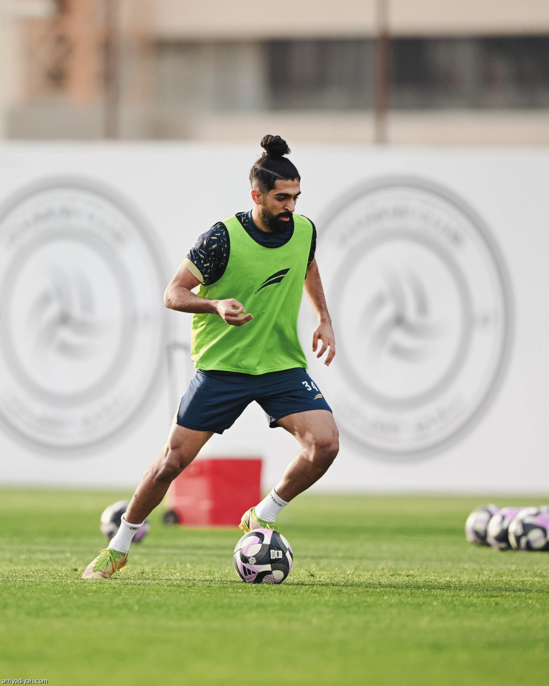 الليث يتأهب