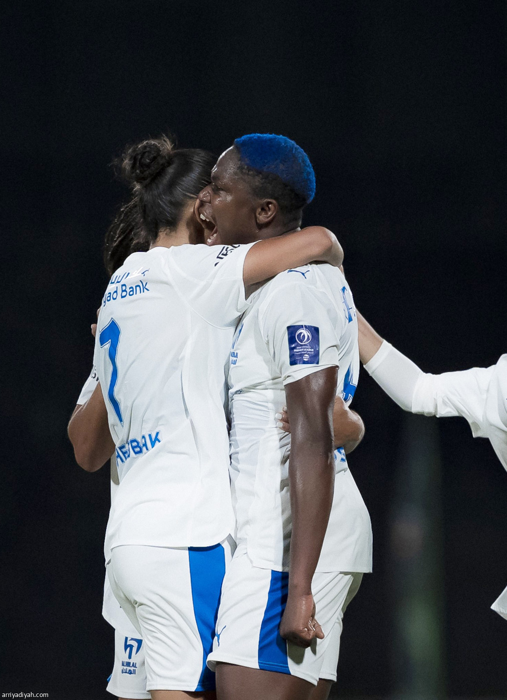 كلاسيكو السيدات.. أزرق