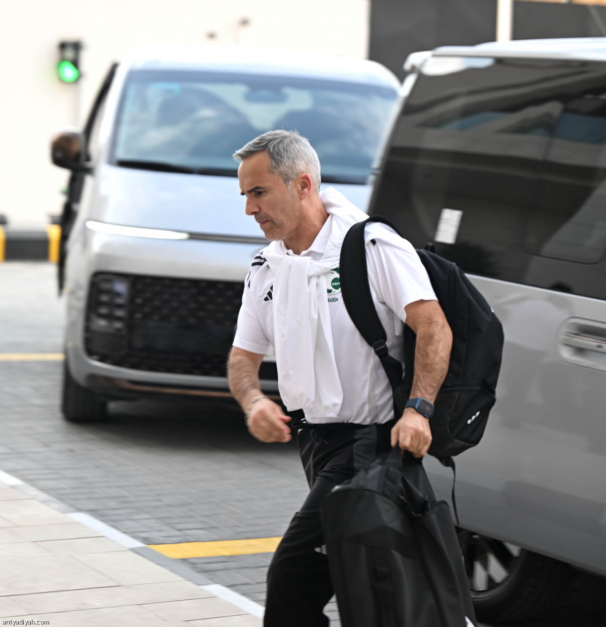 الأخضر يجتمع