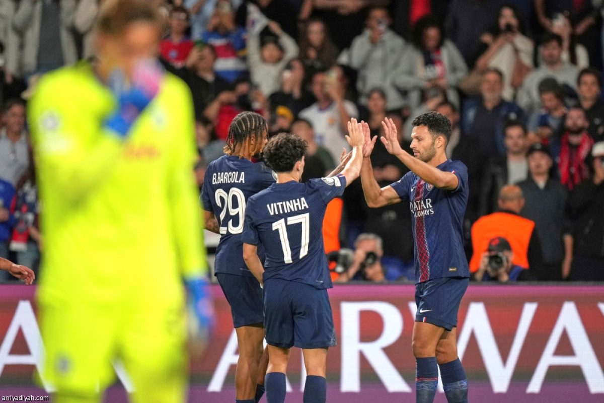 سان جيرمان يستعرض