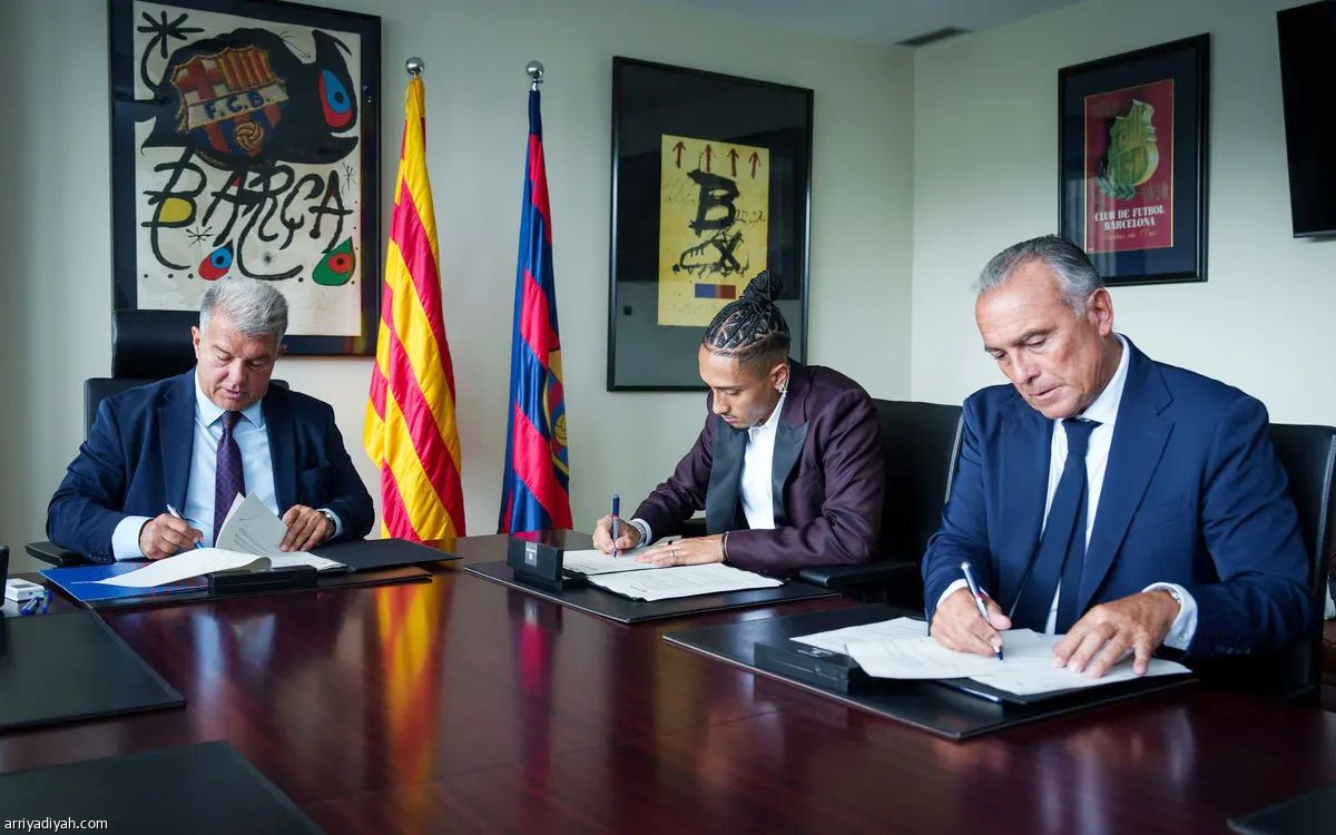 برشلونة يكافئ رافينيا