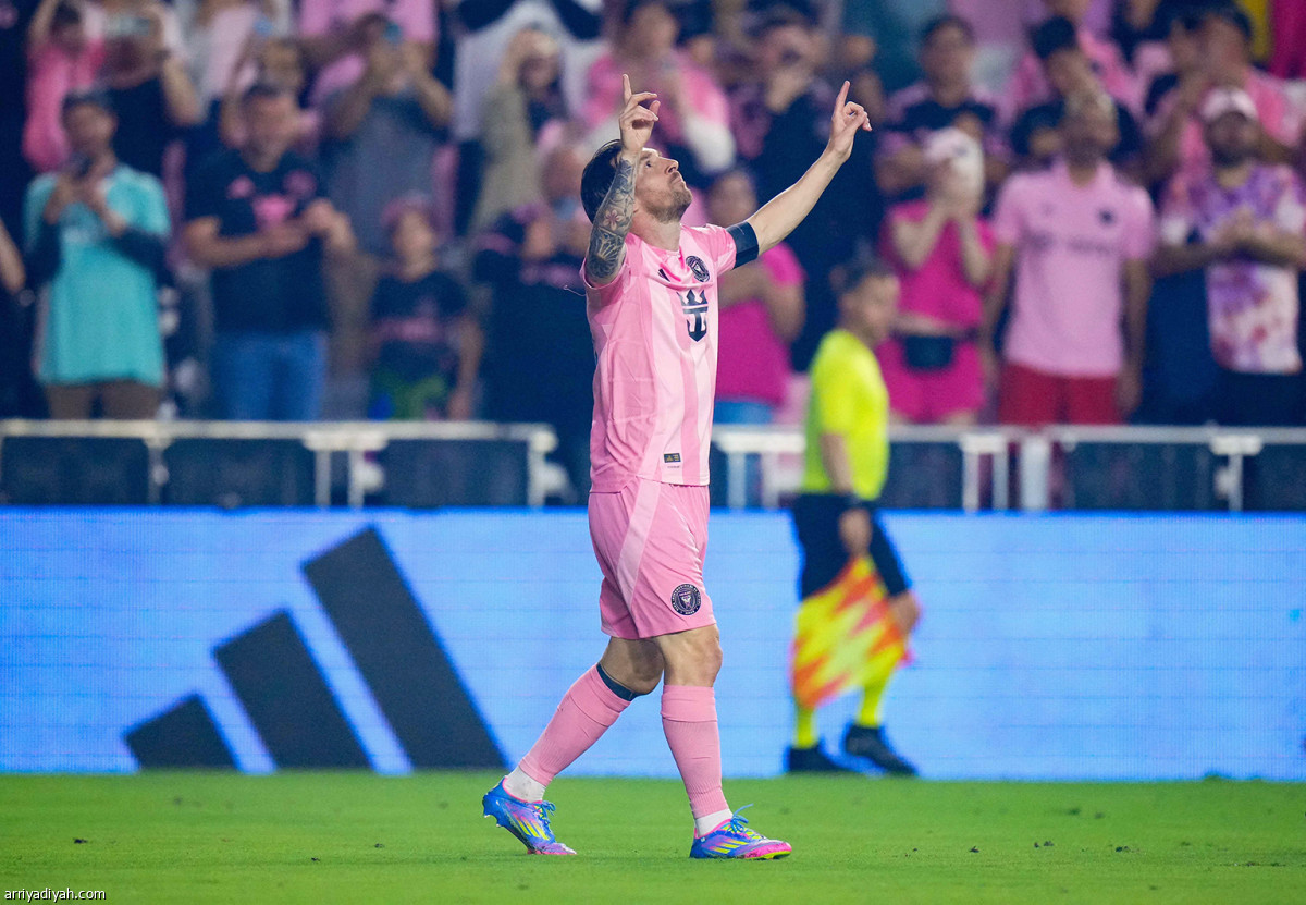 ميسي يكتفي بدقيقتين