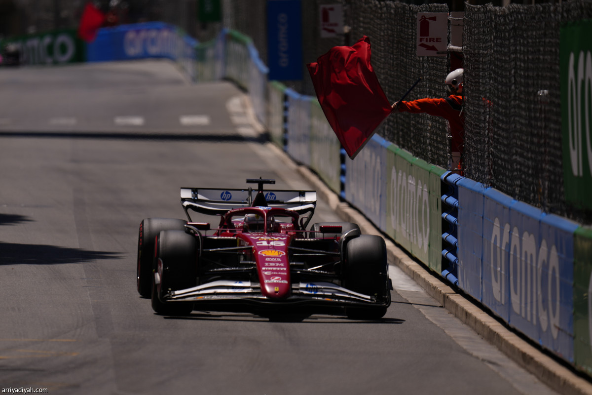 لوكلير يتصدر الثالثة