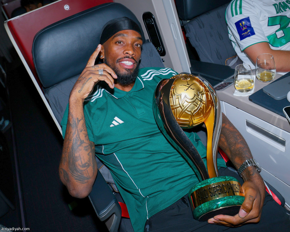 طائرة أبطال السوبر.. «بلوت» وتخليد ذكرى