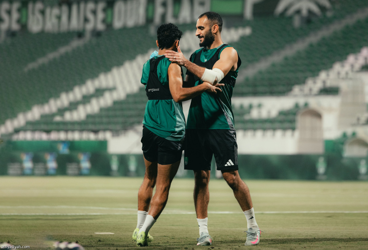 الأهلي يعود