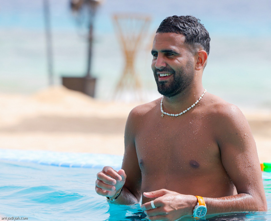 احتفال أهلاوي بالنخبة على شواطئ البحر الأحمر