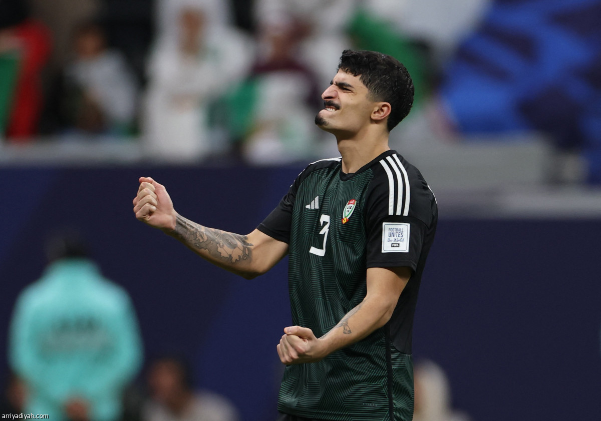 الإمارات تكمل المربع