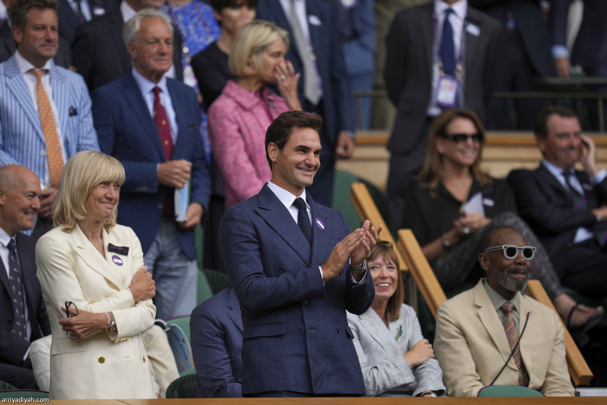 فيدرر يتابع رحلة ديكوفيتش