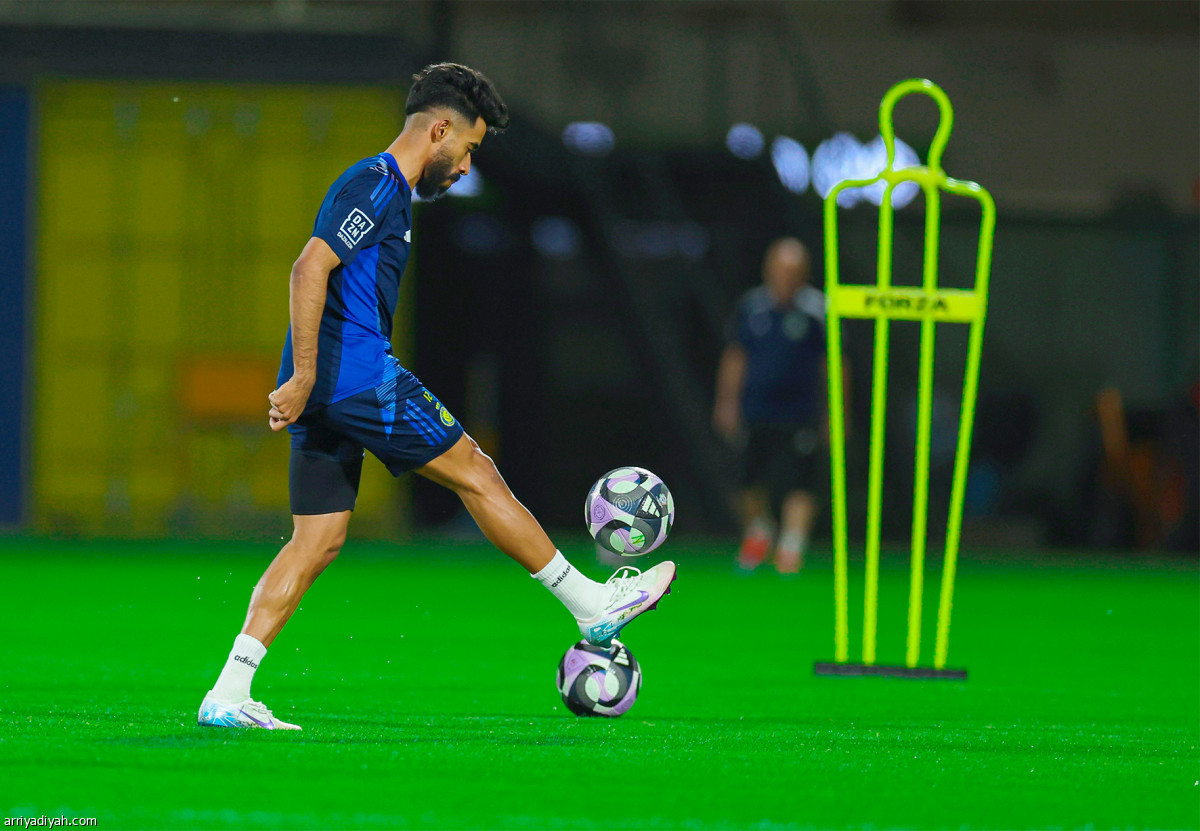 «الأصفر» عاد