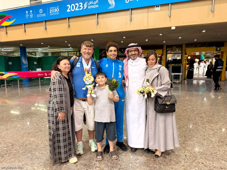 الشقيقان العتيبي.. 
4 ميداليات و3.3 مليون